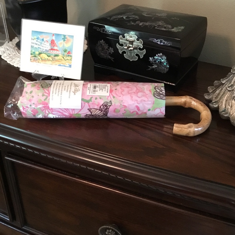 Lilly Pulitzer-NWT-Women’s Pink Floral & Green Accent Compact Folding Umbrella